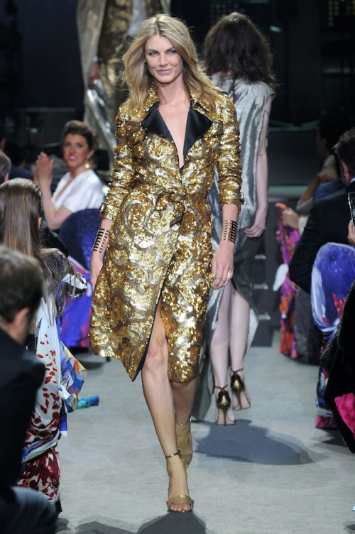 angela_lindvall_burberry_carine_roitfeld_ultimate_gold_collection_cannes_2013.jpg